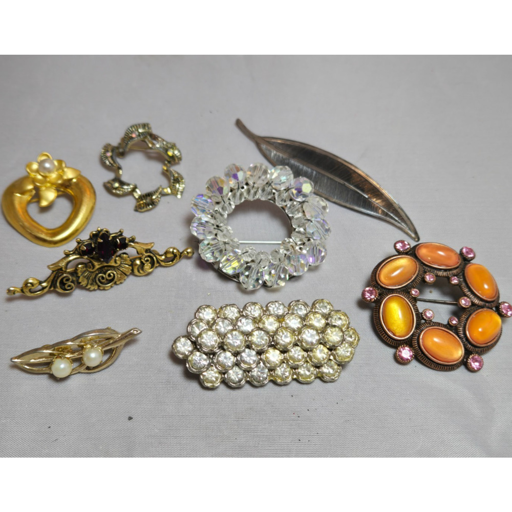 Vintage Lot Of 8 Brooches Enamel, Rhinestone & Beaded Goldtone & Silvertone